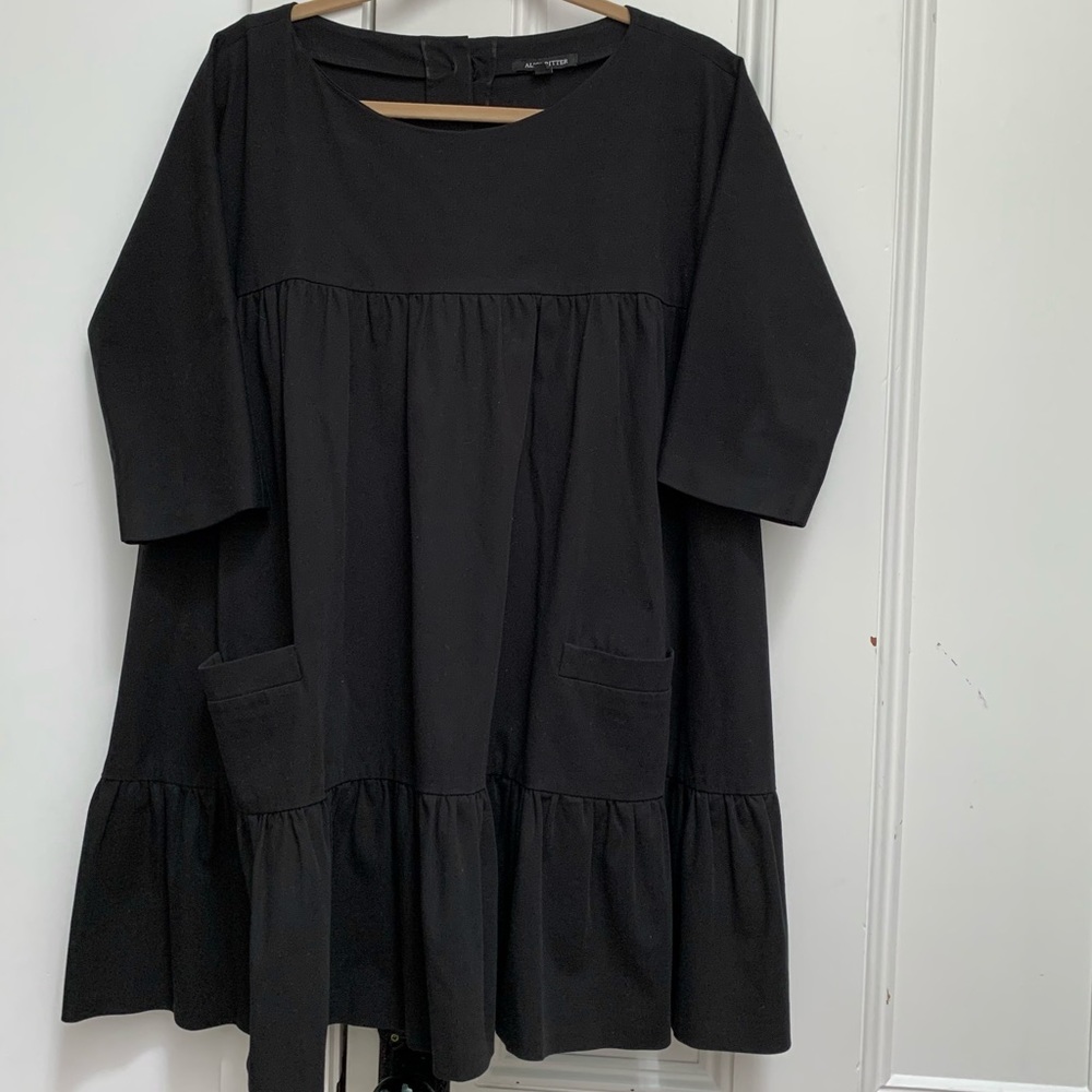 ALICE RITTER black tiered trapeze dress